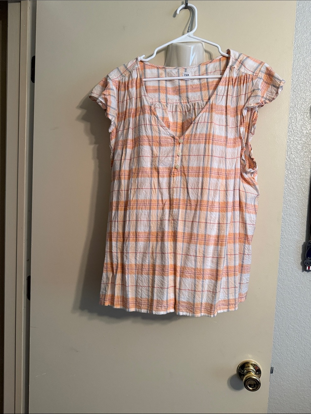 GAP Peach and White Plaid Short-Sleeve Button Front Top